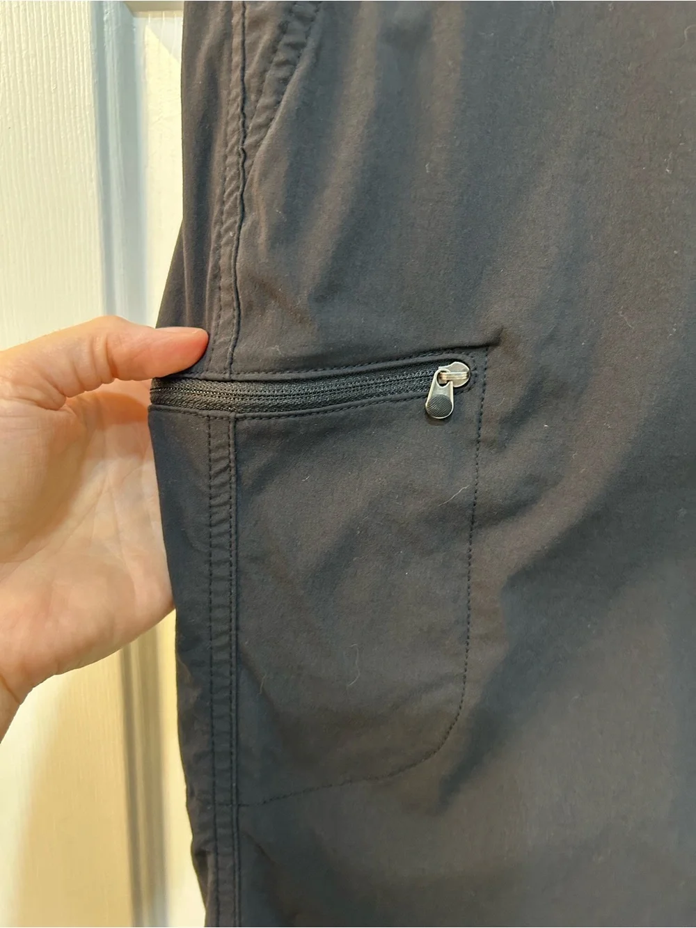 LL BEAN Comfort Trail Pants Black Women’s 10 Pet. UPF 50 Hiking Sun Smart Cargo